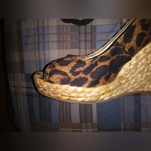 🖤🐆Express Cheetah Wedges🖤 - Picture 9 of 13